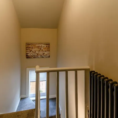 1 Bed In 90911 Дом отдыха Скарборо